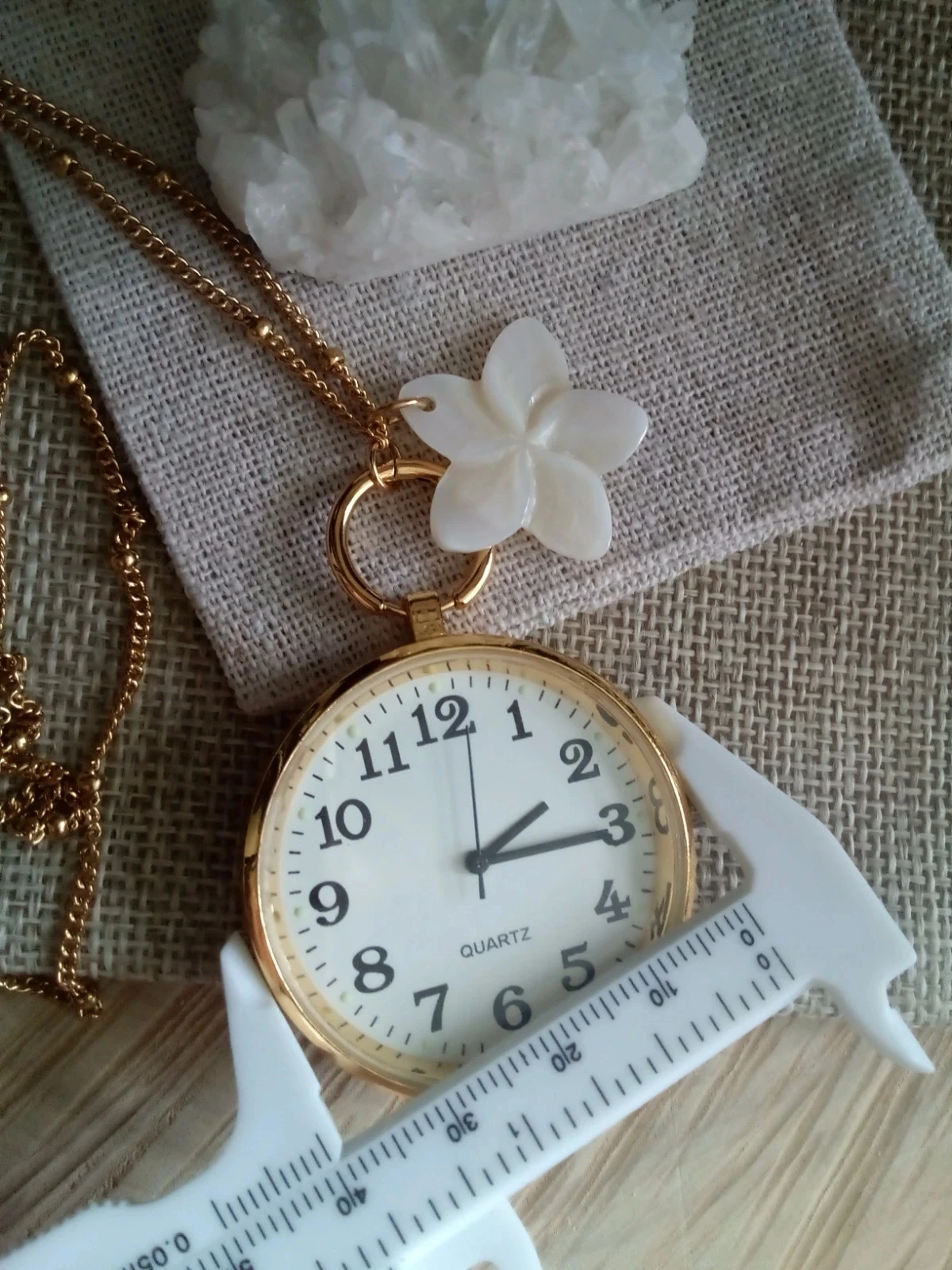 Necklace pendant watch with natural mother-of-pearl flower – photo 2